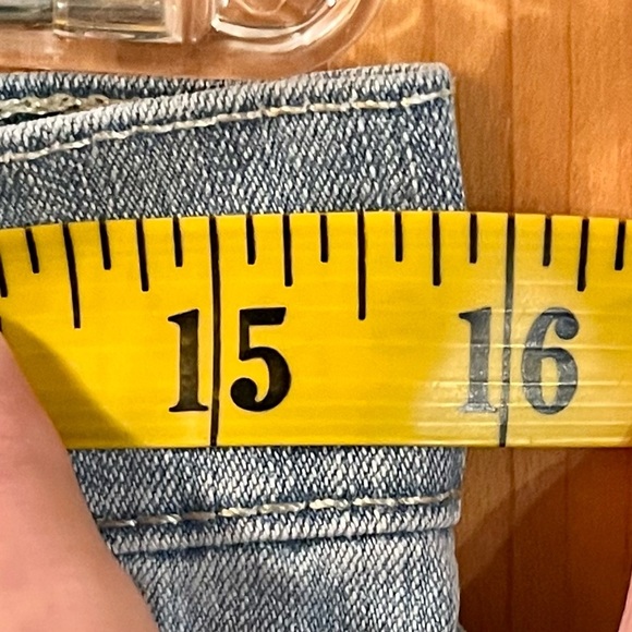 Gloria Vanderbilt Amanda All Around Slimming Effect Size 8 Women's Denim Shorts - Picture 11 of 13